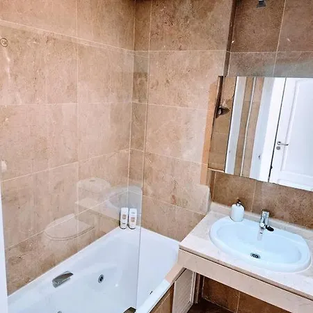 Duquesa Gardens Ground Floor Close To Port,